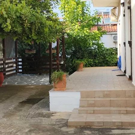 Ifigenia Appartamento Vrasná